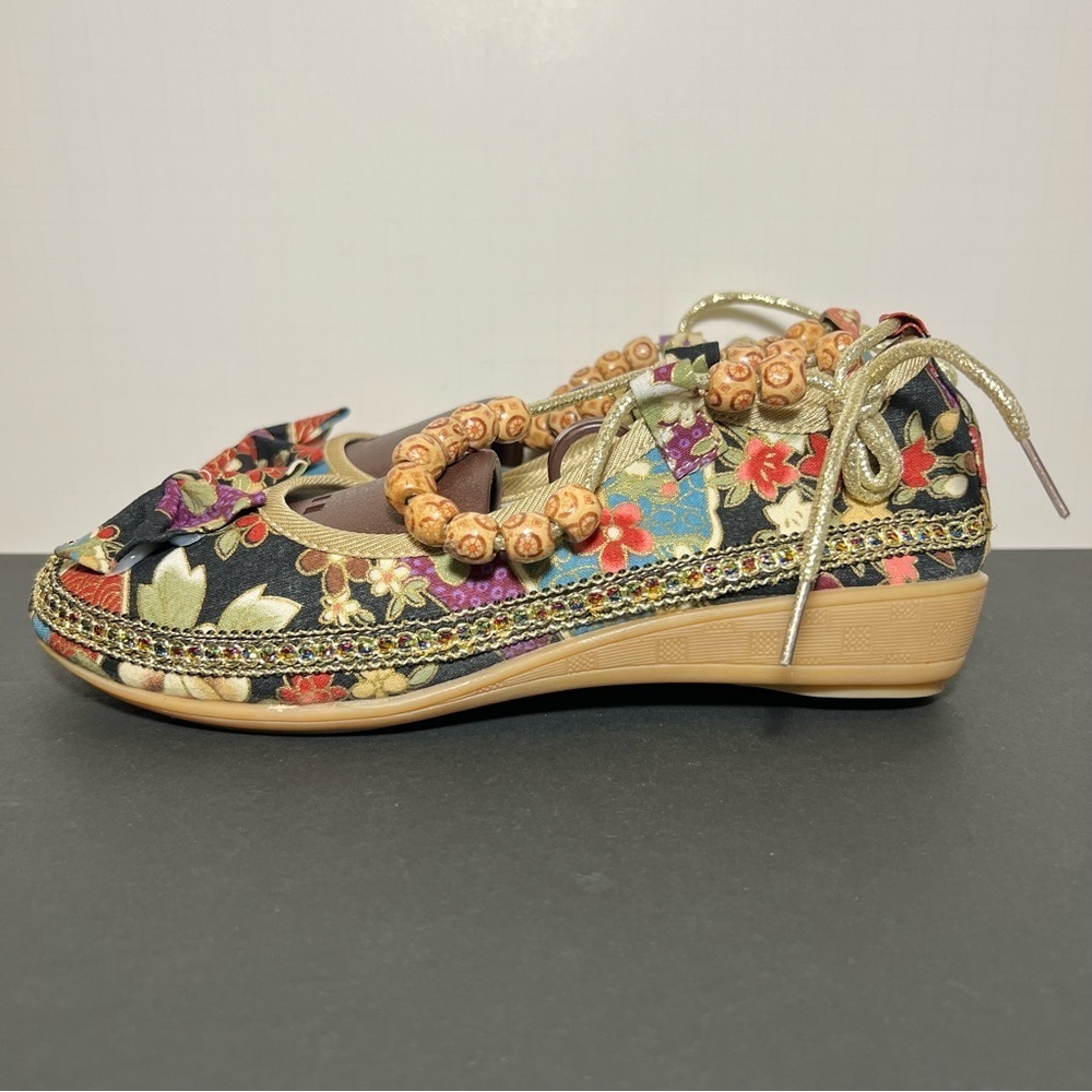Womens Opulent Classical Floral Print Slip On Shoes / Size 7.5 - Picture 3 of 7